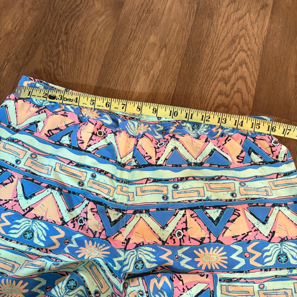 NWT Modern Patagonia Aztec Multicolor High Hopes Geo Salamander Baggies 5" - Picture 7 of 7